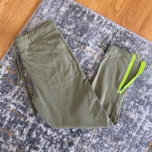 Men's The Good Life Medium Olive Green Joggers with Zippers